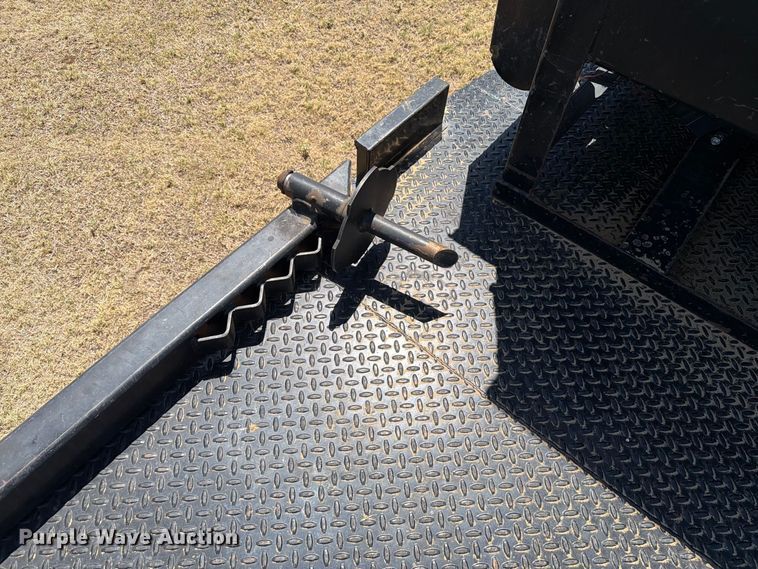 image for item EW8733 2022 Chevrolet Silverado 3500HD Crew Cab flatbed pickup truck