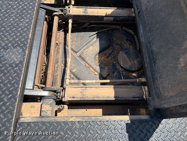 image for item EW8733 2022 Chevrolet Silverado 3500HD Crew Cab flatbed pickup truck