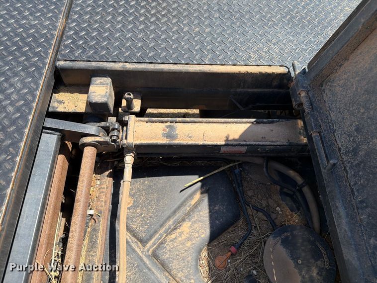 image for item EW8733 2022 Chevrolet Silverado 3500HD Crew Cab flatbed pickup truck