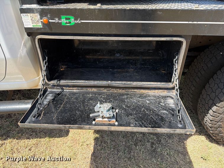image for item EW8733 2022 Chevrolet Silverado 3500HD Crew Cab flatbed pickup truck