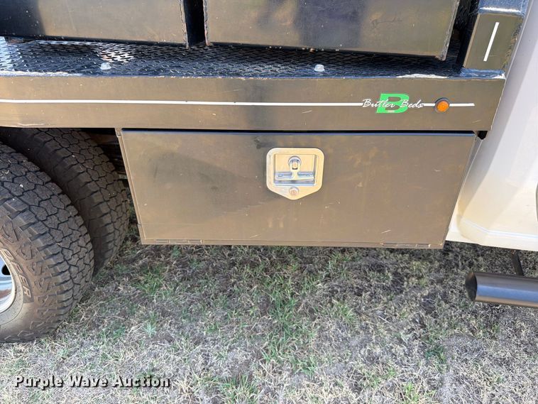 image for item EW8733 2022 Chevrolet Silverado 3500HD Crew Cab flatbed pickup truck
