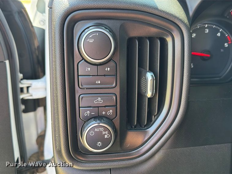 image for item EW8733 2022 Chevrolet Silverado 3500HD Crew Cab flatbed pickup truck