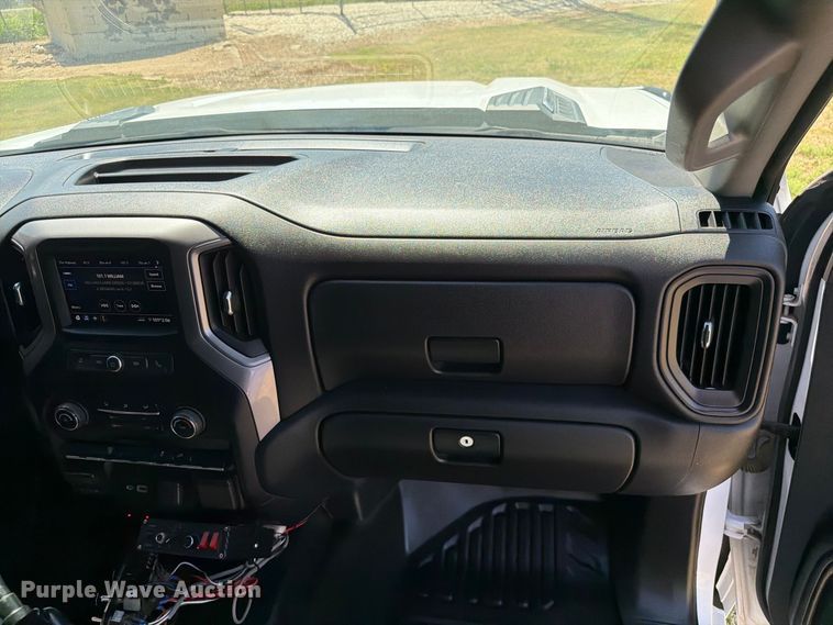 image for item EW8733 2022 Chevrolet Silverado 3500HD Crew Cab flatbed pickup truck