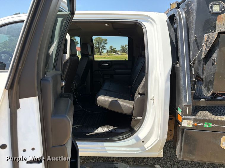 image for item EW8733 2022 Chevrolet Silverado 3500HD Crew Cab flatbed pickup truck