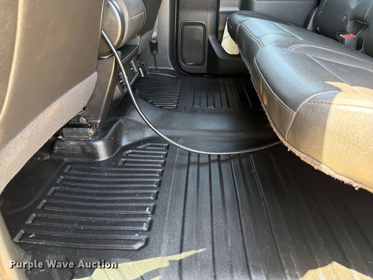 image for item EW8733 2022 Chevrolet Silverado 3500HD Crew Cab flatbed pickup truck