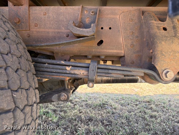 image for item EW8733 2022 Chevrolet Silverado 3500HD Crew Cab flatbed pickup truck