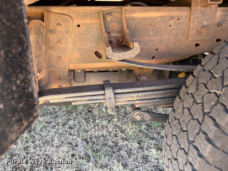 image for item EW8733 2022 Chevrolet Silverado 3500HD Crew Cab flatbed pickup truck