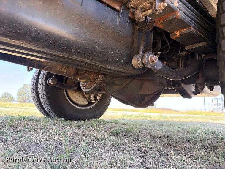 image for item EW8733 2022 Chevrolet Silverado 3500HD Crew Cab flatbed pickup truck