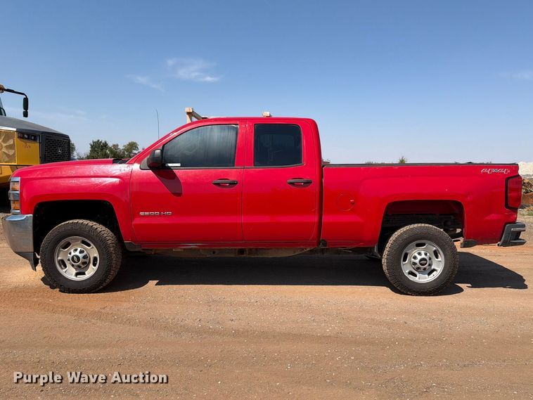 image for item EW8744 2017 Chevrolet Silverado 2500HD Crew Cab pickup truck