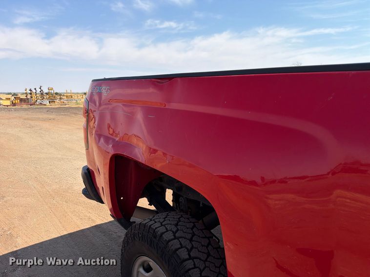 image for item EW8744 2017 Chevrolet Silverado 2500HD Crew Cab pickup truck