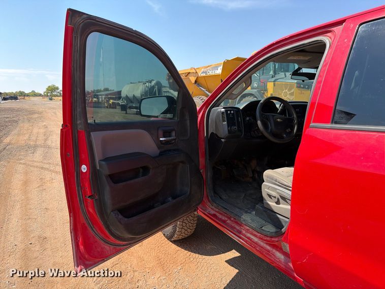 image for item EW8744 2017 Chevrolet Silverado 2500HD Crew Cab pickup truck