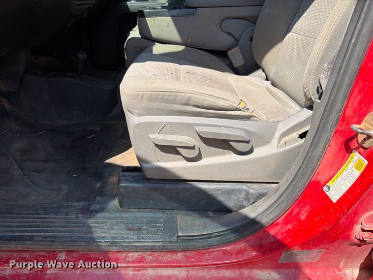 image for item EW8744 2017 Chevrolet Silverado 2500HD Crew Cab pickup truck