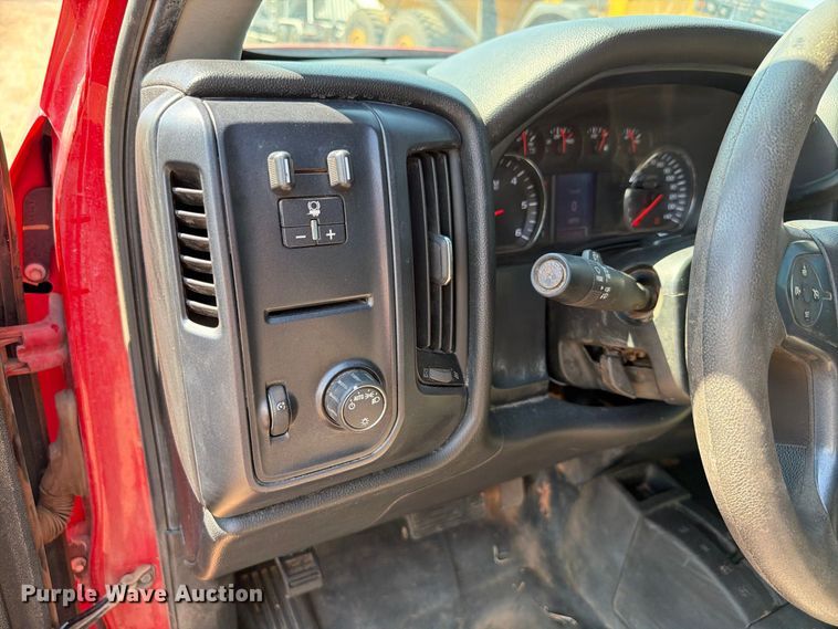 image for item EW8744 2017 Chevrolet Silverado 2500HD Crew Cab pickup truck