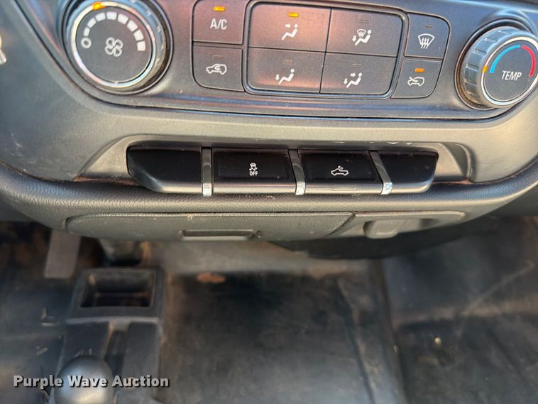 image for item EW8744 2017 Chevrolet Silverado 2500HD Crew Cab pickup truck