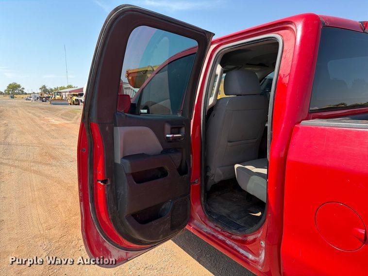 image for item EW8744 2017 Chevrolet Silverado 2500HD Crew Cab pickup truck