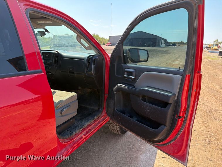 image for item EW8744 2017 Chevrolet Silverado 2500HD Crew Cab pickup truck