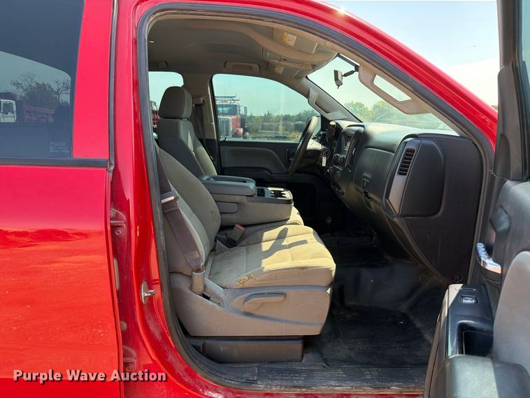 image for item EW8744 2017 Chevrolet Silverado 2500HD Crew Cab pickup truck
