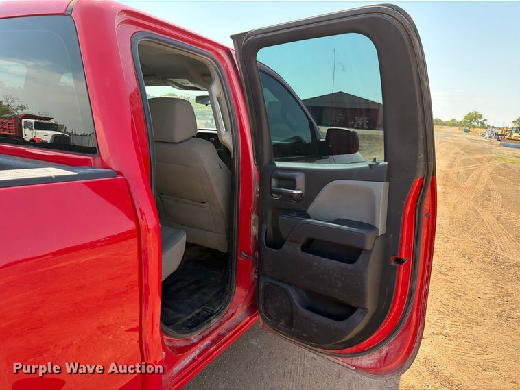 image for item EW8744 2017 Chevrolet Silverado 2500HD Crew Cab pickup truck