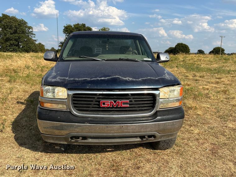 image for item EX0030 2000 GMC Sierra 1500 pickup truck