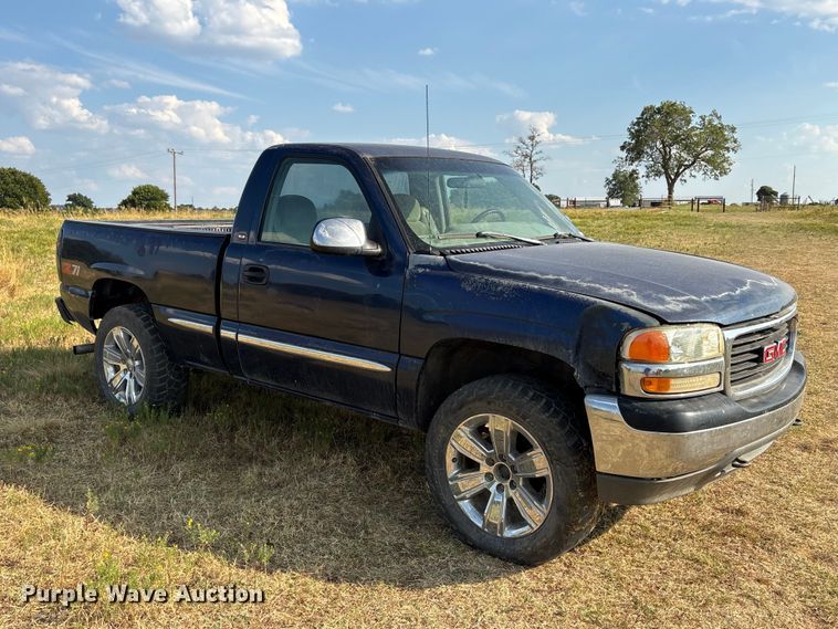 image for item EX0030 2000 GMC Sierra 1500 pickup truck