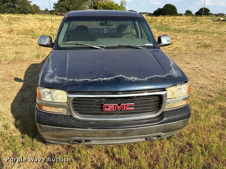image for item EX0030 2000 GMC Sierra 1500 pickup truck