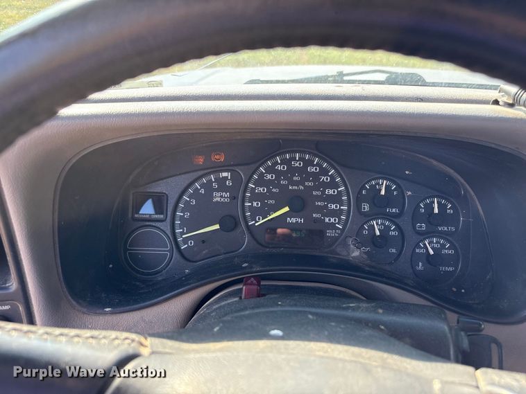 image for item EX0030 2000 GMC Sierra 1500 pickup truck