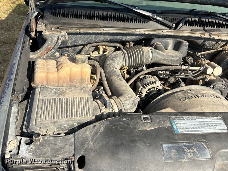 image for item EX0030 2000 GMC Sierra 1500 pickup truck