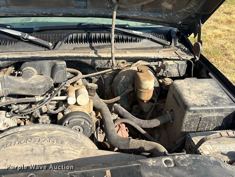image for item EX0030 2000 GMC Sierra 1500 pickup truck