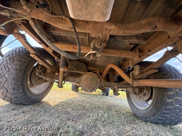 image for item EX0030 2000 GMC Sierra 1500 pickup truck