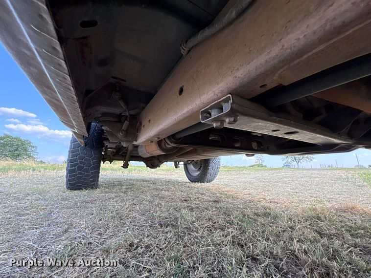 image for item EX0030 2000 GMC Sierra 1500 pickup truck