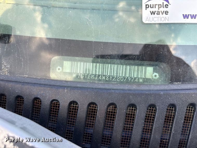 image for item EX0030 2000 GMC Sierra 1500 pickup truck