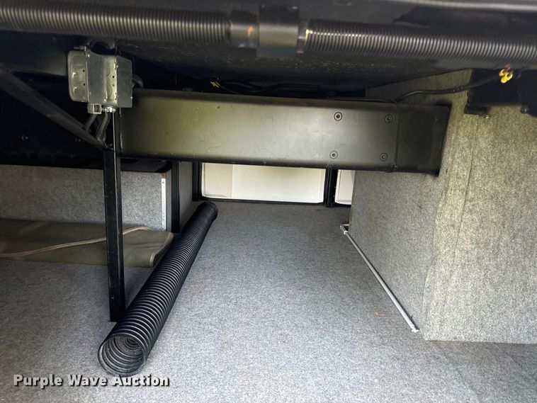 image for item EX2172 2008 Newmar Spartan Essex 4103 RV
