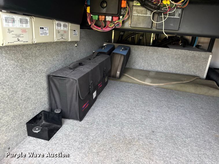 image for item EX2172 2008 Newmar Spartan Essex 4103 RV