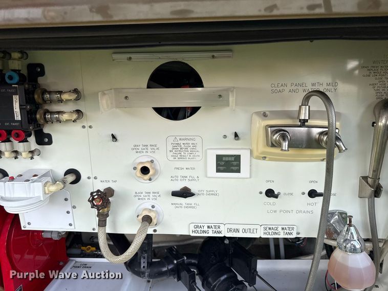 image for item EX2172 2008 Newmar Spartan Essex 4103 RV