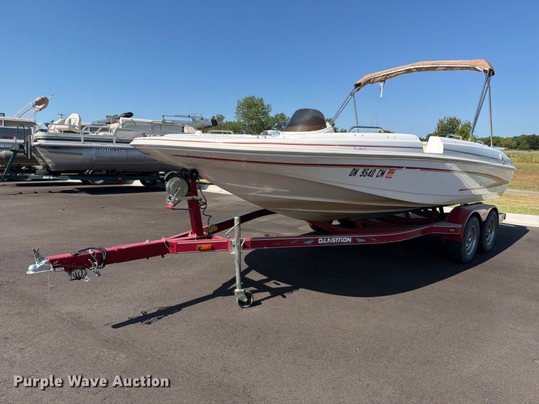 2005 Glastron 1900 BR boat