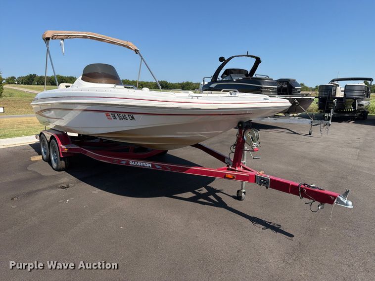 image for item EX2588 2005 Glastron 1900 BR boat