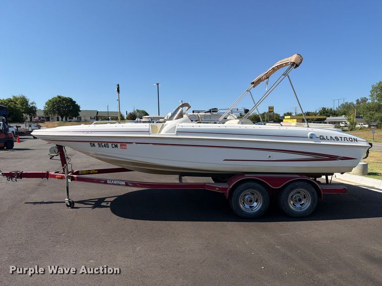 image for item EX2588 2005 Glastron 1900 BR boat
