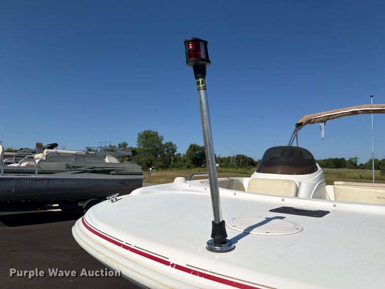 image for item EX2588 2005 Glastron 1900 BR boat