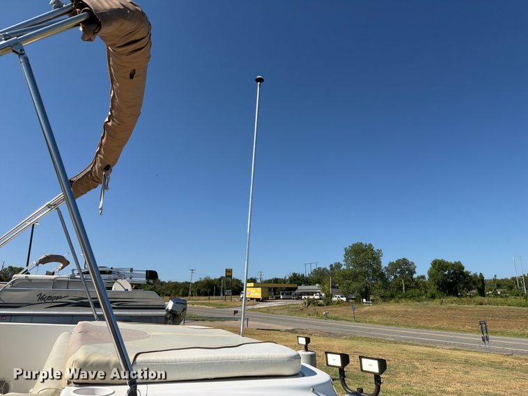 image for item EX2588 2005 Glastron 1900 BR boat