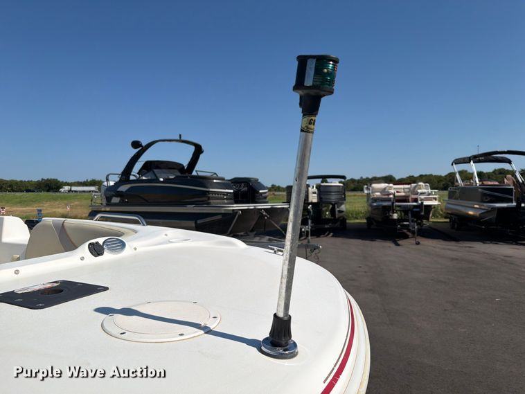 image for item EX2588 2005 Glastron 1900 BR boat