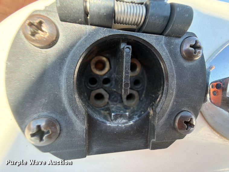 image for item EX2588 2005 Glastron 1900 BR boat