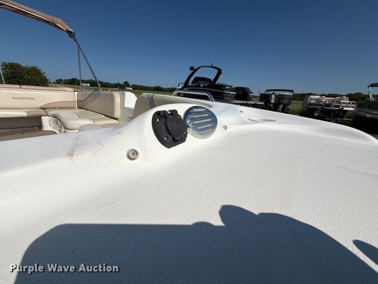 image for item EX2588 2005 Glastron 1900 BR boat