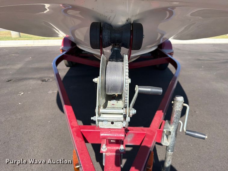 image for item EX2588 2005 Glastron 1900 BR boat