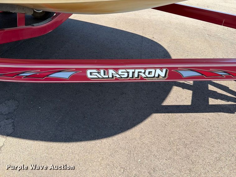 image for item EX2588 2005 Glastron 1900 BR boat