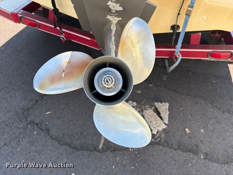 image for item EX2588 2005 Glastron 1900 BR boat