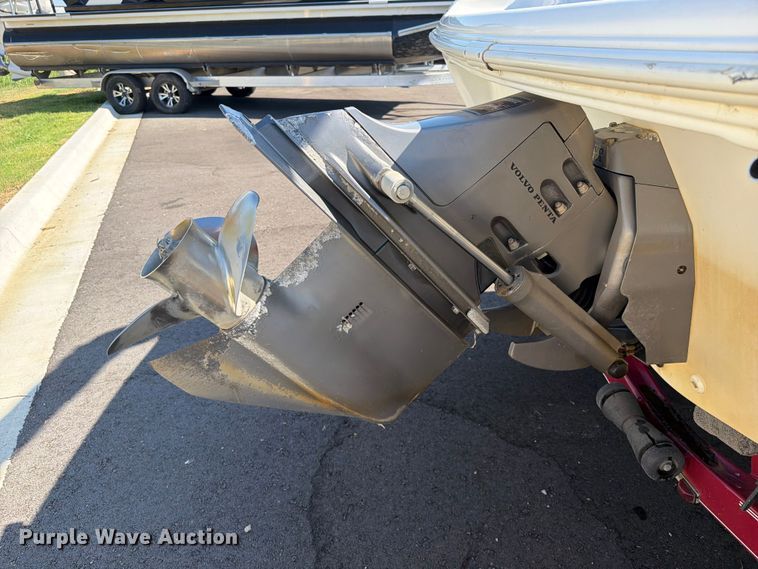 image for item EX2588 2005 Glastron 1900 BR boat