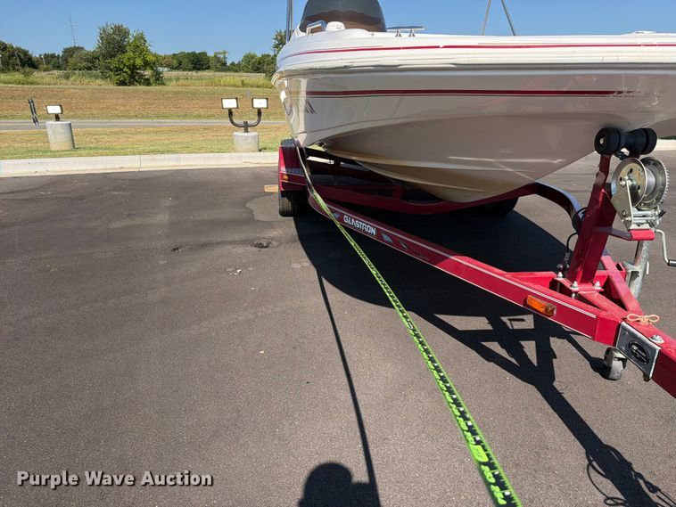 image for item EX2588 2005 Glastron 1900 BR boat
