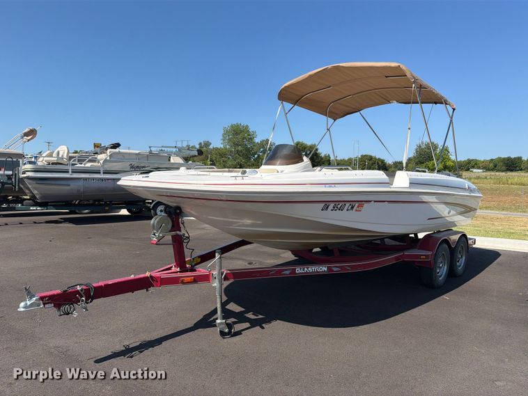 image for item EX2588 2005 Glastron 1900 BR boat