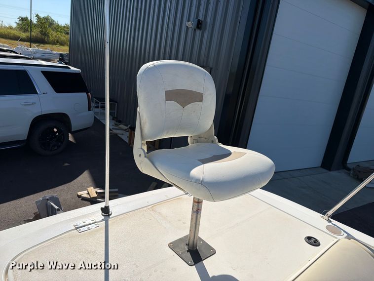 image for item EX2588 2005 Glastron 1900 BR boat