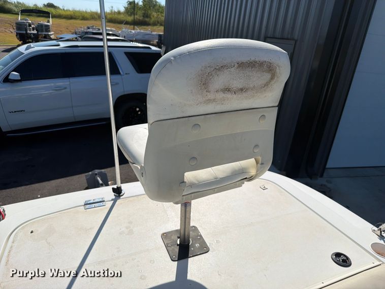 image for item EX2588 2005 Glastron 1900 BR boat
